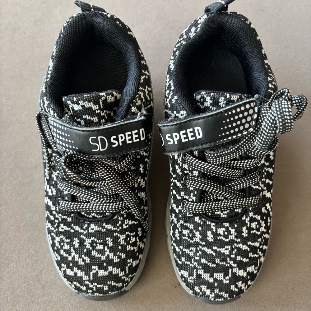 Black and White Kids Heelys Sneakers